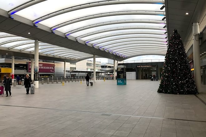 Gatwick Airport Private Transfers to/from London (Postcode E1 to E14) 3