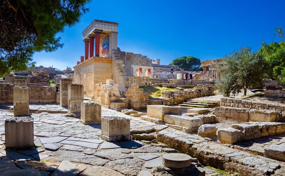 Private Tour of Knossos Palace and Heraklion Highlights