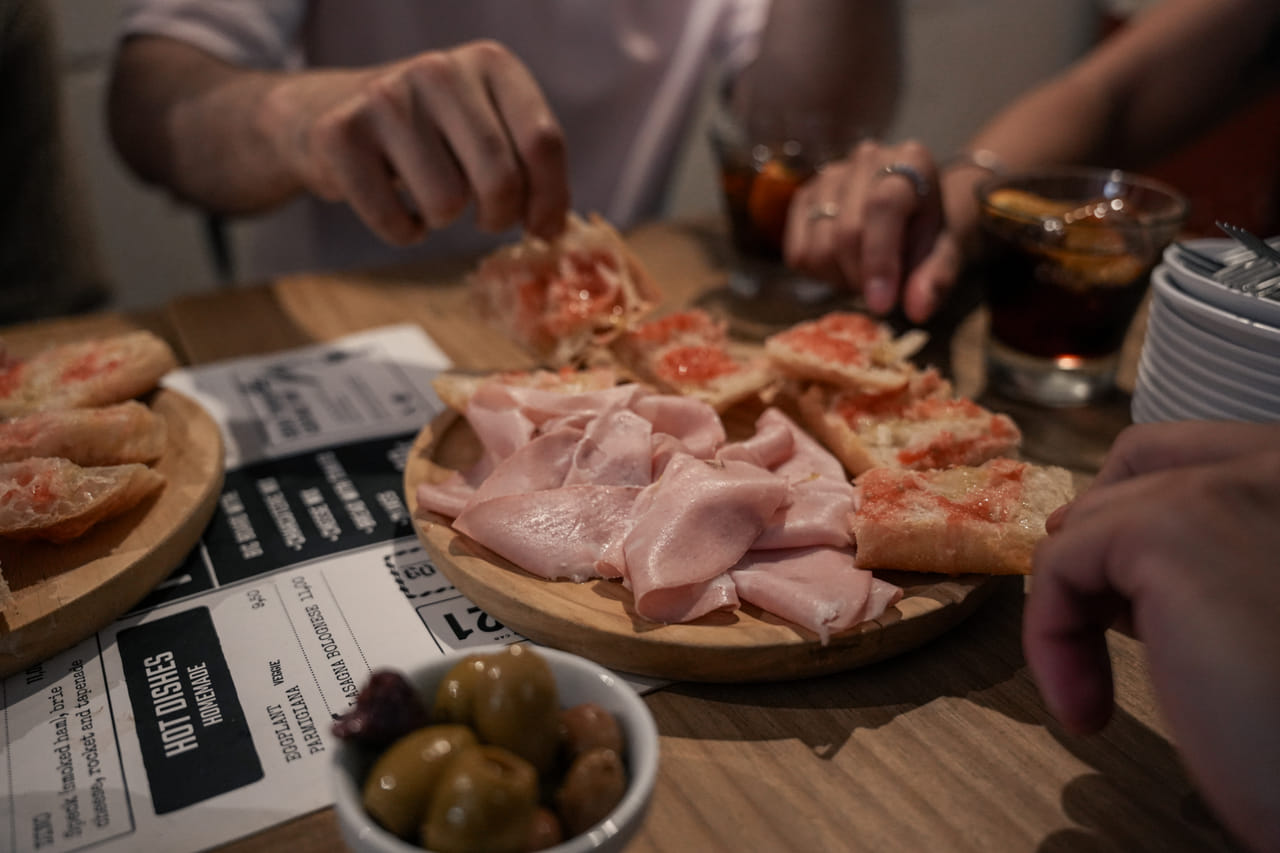 Barcelona: Tipsy Food Tour with History, Paella & Sangria 10