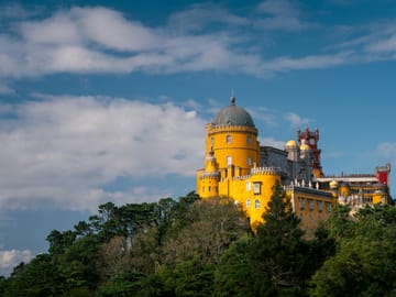 Half-Day Sintra Tour with Pena Palace and Pastry Tasting