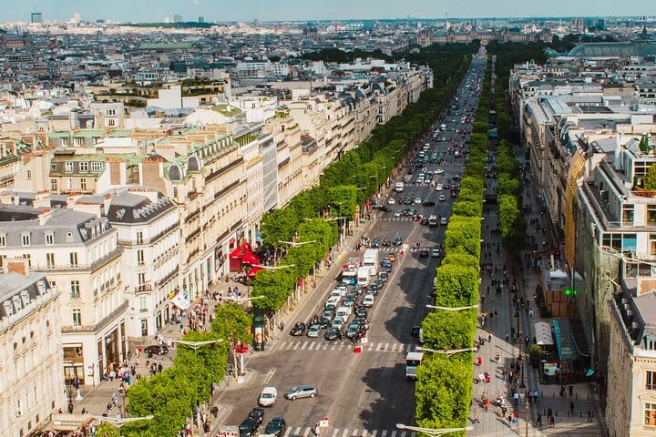 Paris 3-hour Private Tour including Seine River Cruise 8