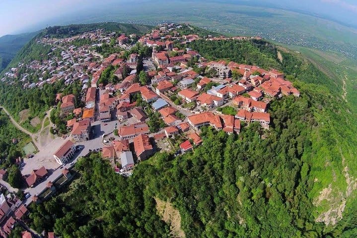 4 Full days in Georgia with private tour, free aiport