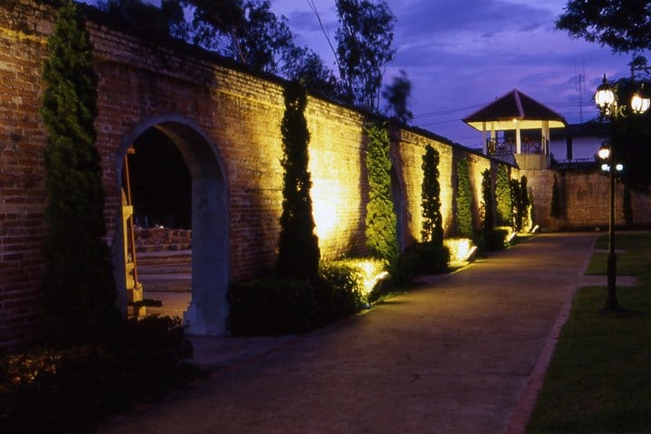 Chiang Rai Night Adventure: Dinner, Cultural Show & Trishaw Ride 7