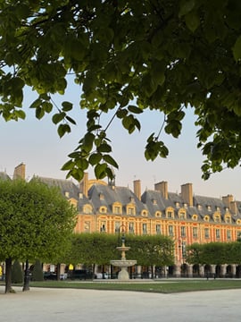 Le Marais Pastry and Chocolate Tasting Tour in Paris