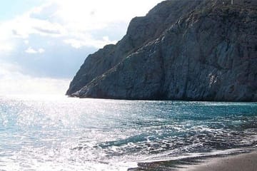Private Family Tour of Kamari Beach in Santorini