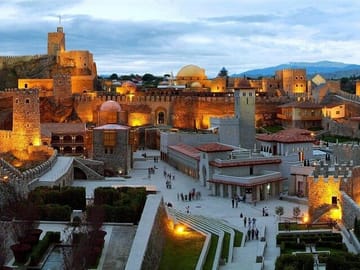 4 Full days in Georgia with private tour, free aiport
