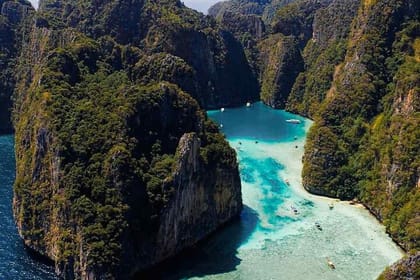Phuket: Phi Phi Islands, Maya bay & Khai Island by Speedboat