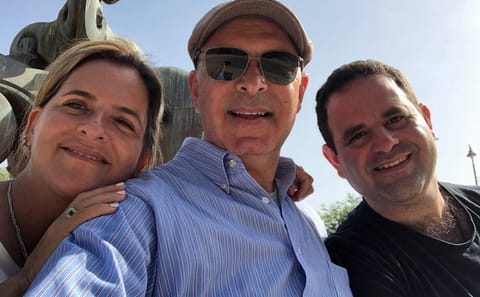 Culinary Tour of Sarona Market and Azrieli Mall in Tel Aviv