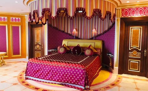 Inside Burj Al Arab Tour with Gold Cappuccino Experience