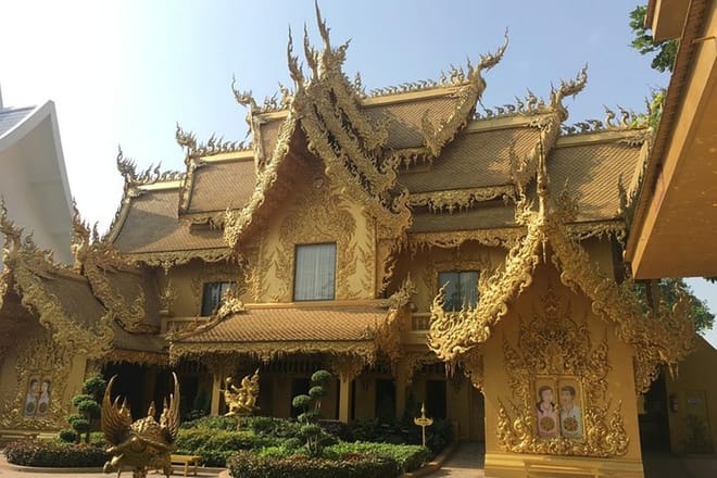 Chiang Mai-Chiang Rai: White and Blue Temple-Black Museum-Golden Triangle-Boat Trip 2