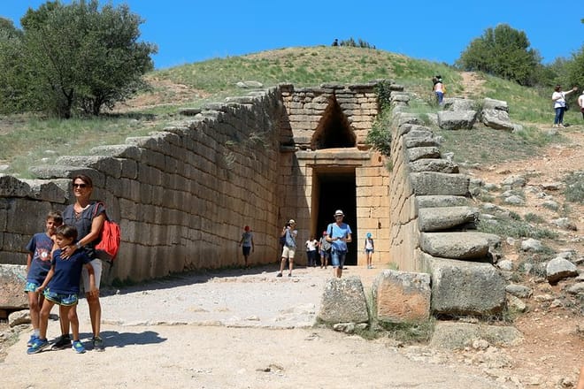 2 Days Private Tour: Delphi - Mycenae & Corinth  6