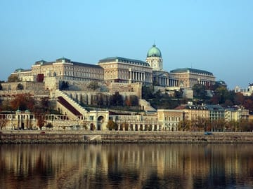 Budapest – Parliament & Downtown Highlights