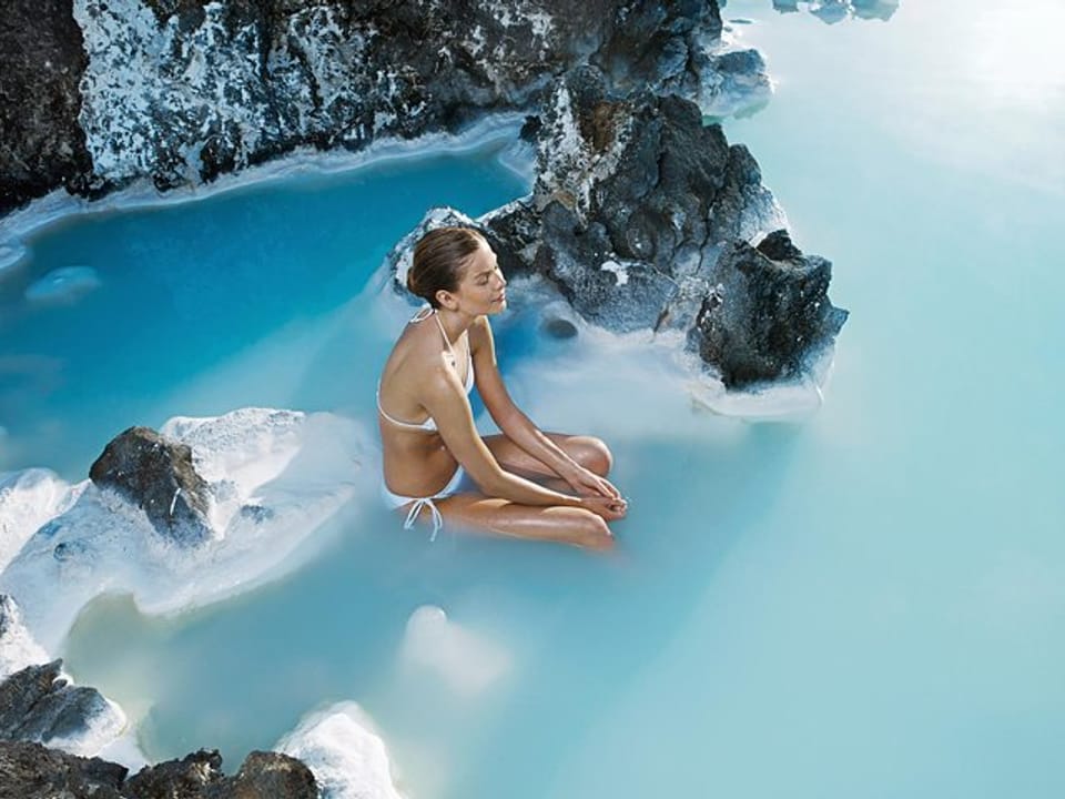Blue Lagoon, Included Premium Admission and Private transfer in a new Mercedes Benz V-class — Diamond tours Iceland ehf