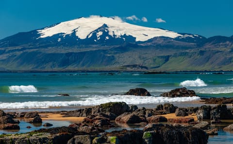 7-Day Self-Drive Tour of West and South Iceland