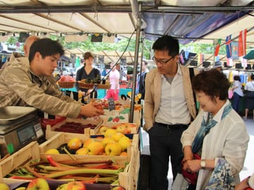 Walking Tour of Marché d'Aligre in Paris