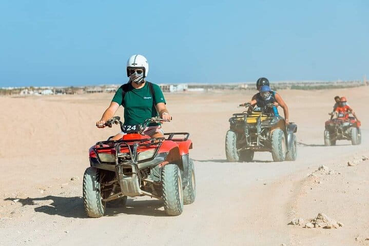 Hurghada Family Safari: 1-Hour Quad & Buggy with Dinner and Show