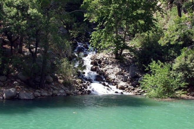 Green Canyon Boat and Green Lake Tour with Lunch and Soft Drinks 10