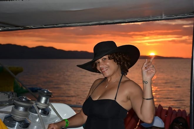 Enjoy the premium Open Bar and toast to the breathtaking views on your romantic Montego Bay Sunset Catamaran Cruise!