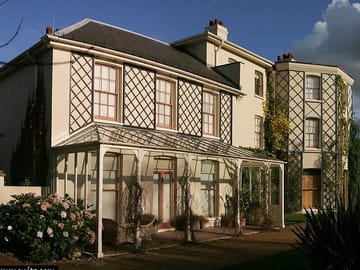 Private Day Trip to Darwin's Down House from London