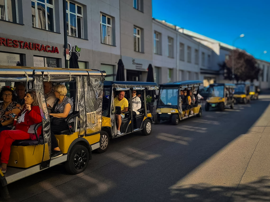 Krakow: Kazimierz Quarter and former Jewish Ghetto Sightseeing by Electric Golf Cart 7