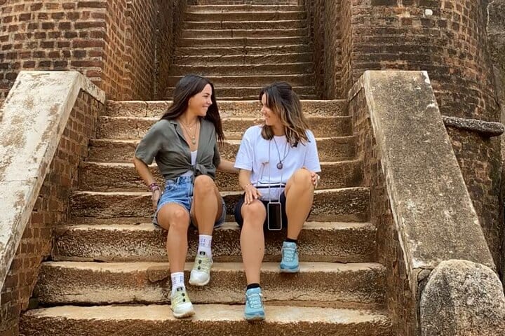 Sigiriya Rock Fortress and Cave Temples Day Trip