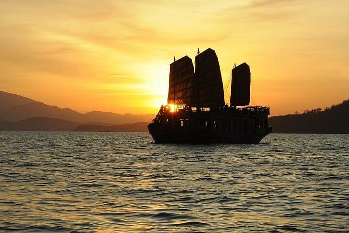 Night Cruise Adventure in Nha Trang Bay: BBQ Dinner & Water Activities