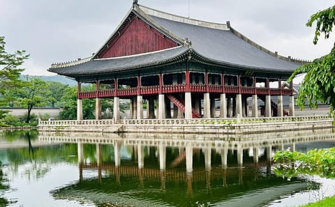 Private Culinary and Cultural Tour of Hidden Gems in Seoul