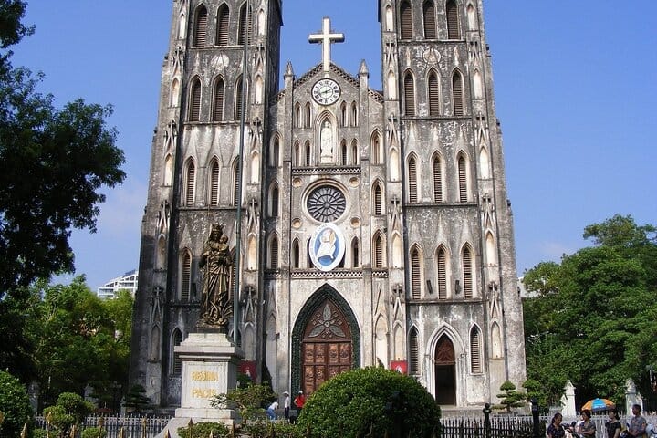 Hanoi City Walking Tour with Local Guide and Train Street