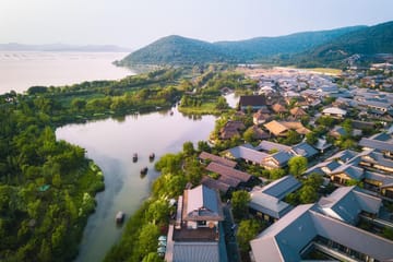 Day Trip from Shanghai to Huishan Ancient Town and Nianhua Bay