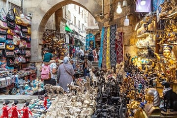 Private Tour of Giza Pyramids and Egyptian Museum in Cairo