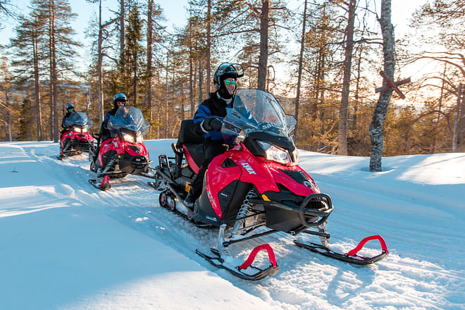 Ice Fishing by Snowmobile from Levi, Finland - Evendo