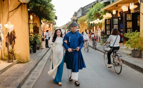 Hoi An Night Boat Ride with Floating Lanterns Experience