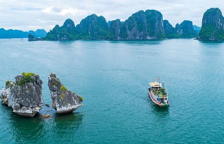 5-Days North Vietnam Package Tour: Hanoi, Halong Bay and Mai Chau