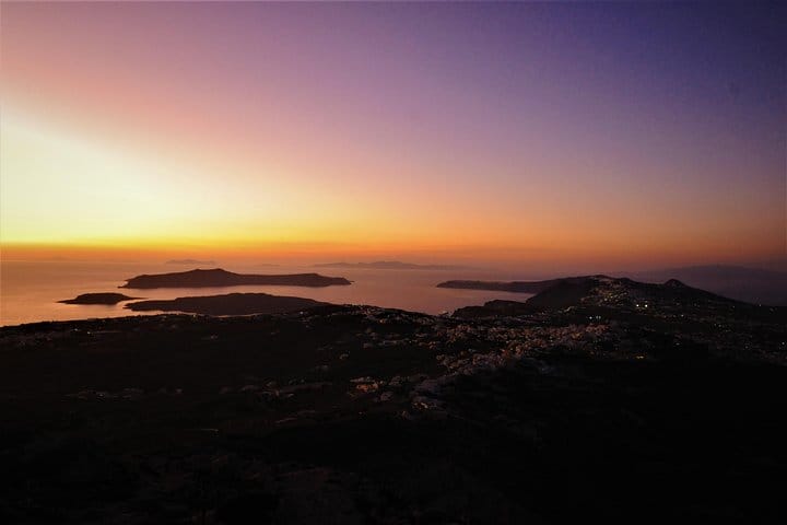 Santorini 5 Hour Private Oia Tour & Lunch/Dinner at a Local Farm