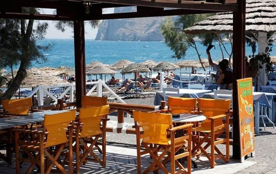 Private Family Tour of Kamari Beach in Santorini