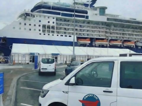 Cruise/Hotel/Airbnb to KEF International Airport, photo 2