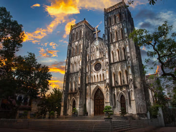 Hanoi Hidden Gems & City Highlights Small Group Scooter Tour