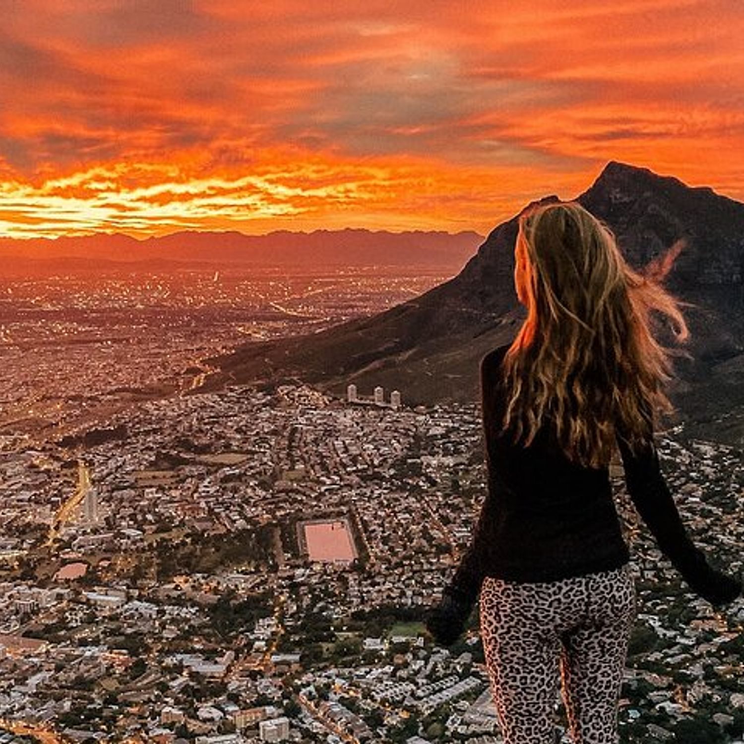 Guided Sunset/Sunrise Hike on Lions Head,Cape Town (Hotel Pickup)