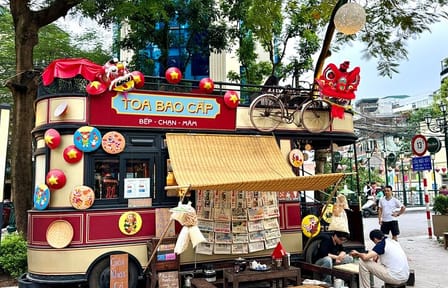 Cycling Tour of West Lake: Pagodas and Sunset Views in Hanoi