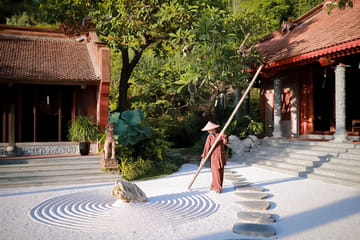 Full-Day Tour of Quang Phu Cau Incense Village and Pagodas in Hanoi