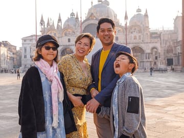 Professional Photoshoot Experience in Bordeaux, France