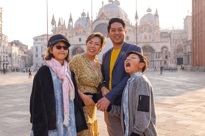 Photographer and Professional Photoshoot in Bordeaux