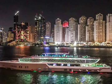 Dubai Dhow Cruise Tour of Marina and Jumeirah Beach