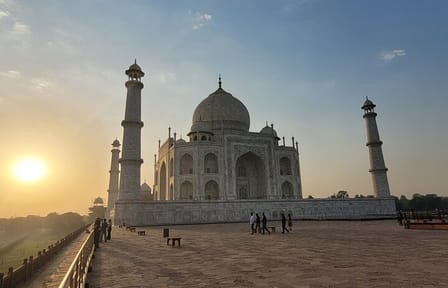Private Taj Mahal and Fatehpur Sikri Tour from Delhi to Jaipur