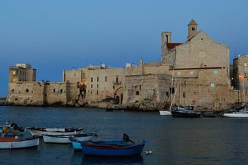 Walking Tour of Bari's Old Town and Coastal Promenade