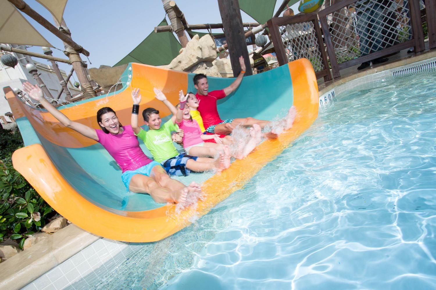 Yas Water World Park Abu Dhabi Ticket with Daytur
