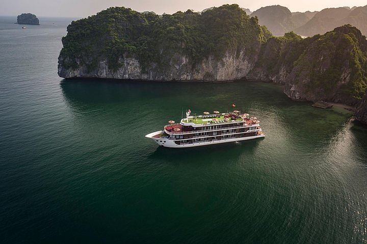 Luxury 5-Star Cruise Experience in Ha Long Bay & Lan Ha Bay