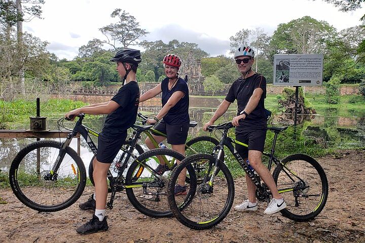 Private Angkor Wat Bike Tour: Explore Temples & Hidden Gems in Siem Reap