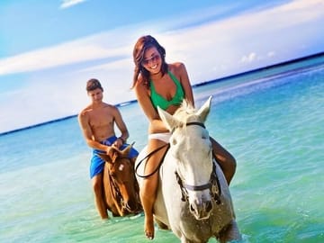 Surfing Lessons in Weligama, Sri Lanka for All Skill Levels