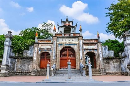 Hanoi Outskirts And Co Loa Countryside Half Day Tour by Vespa